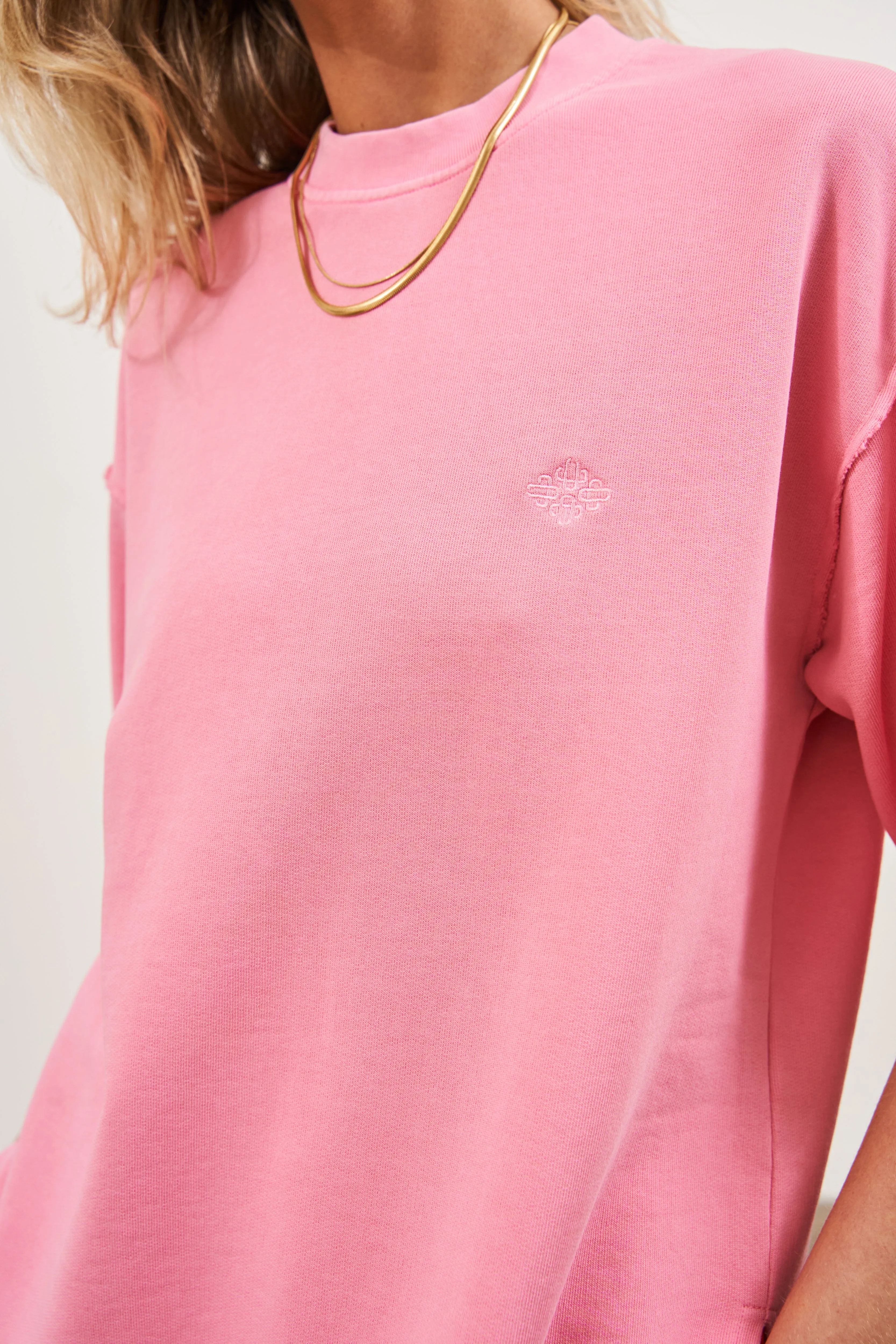 EMBLEM OVERSIZED T-SHIRT - PINK