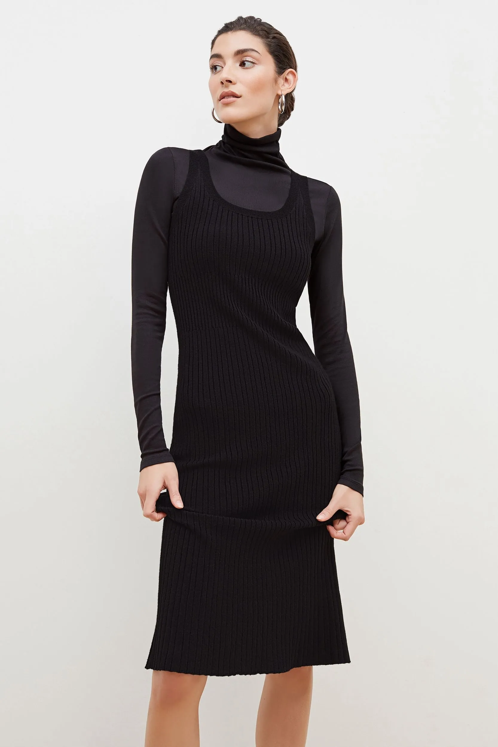 Gwen Dress :: Black