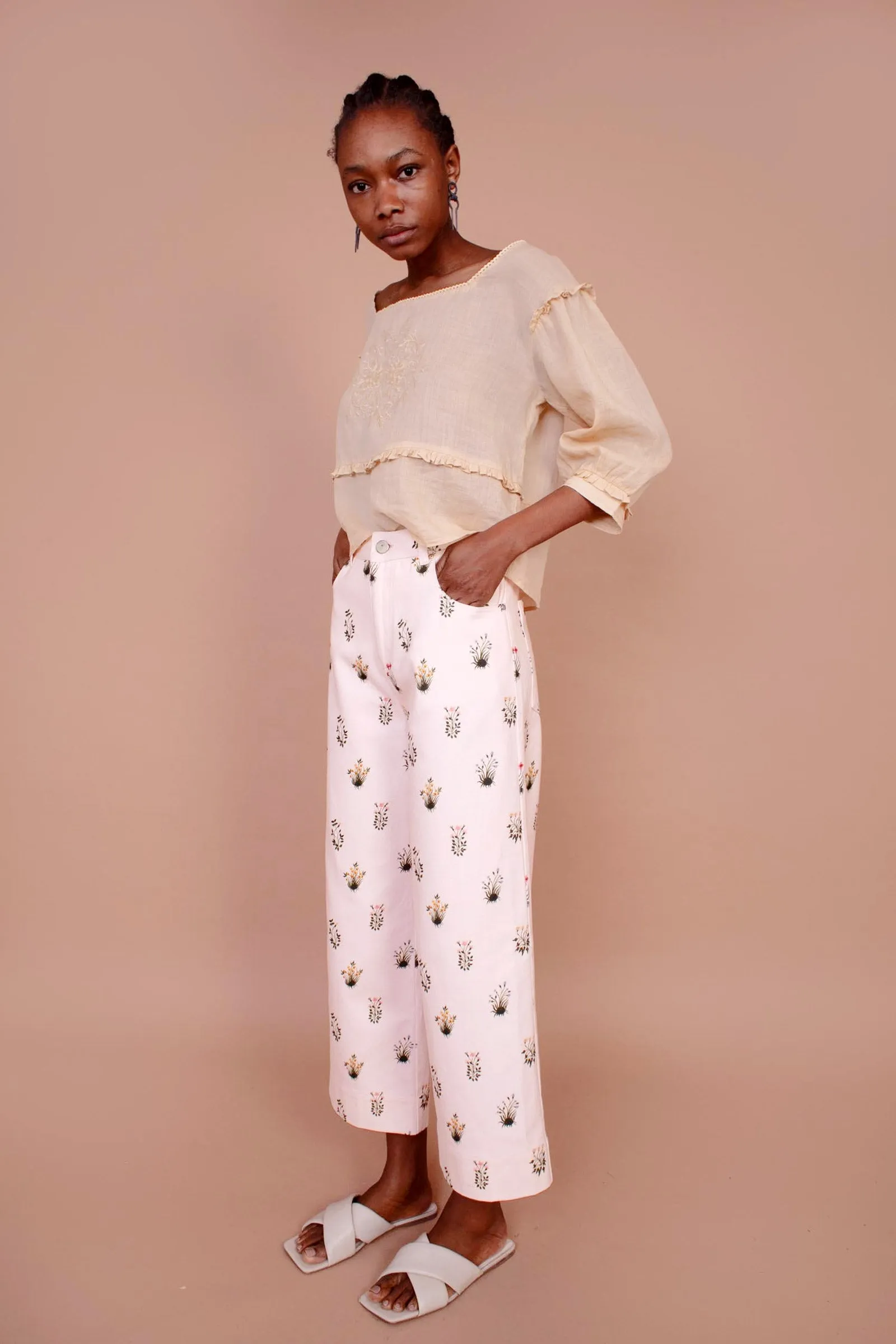 HANA Floral-Print Wide-Leg Cropped Jeans