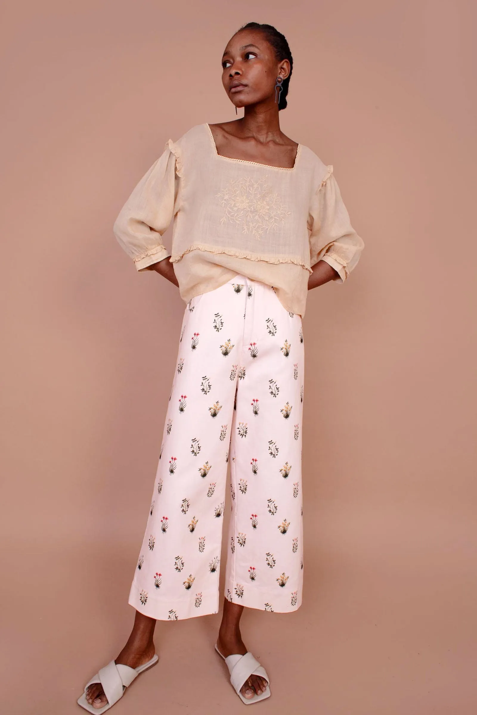 HANA Floral-Print Wide-Leg Cropped Jeans