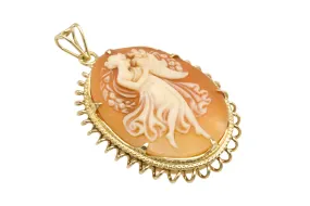 Vintage cameo pendant in 14 carat gold