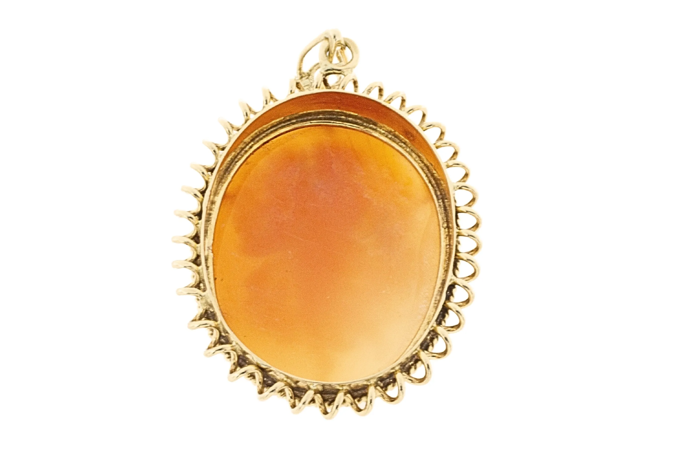 Vintage cameo pendant in 14 carat gold