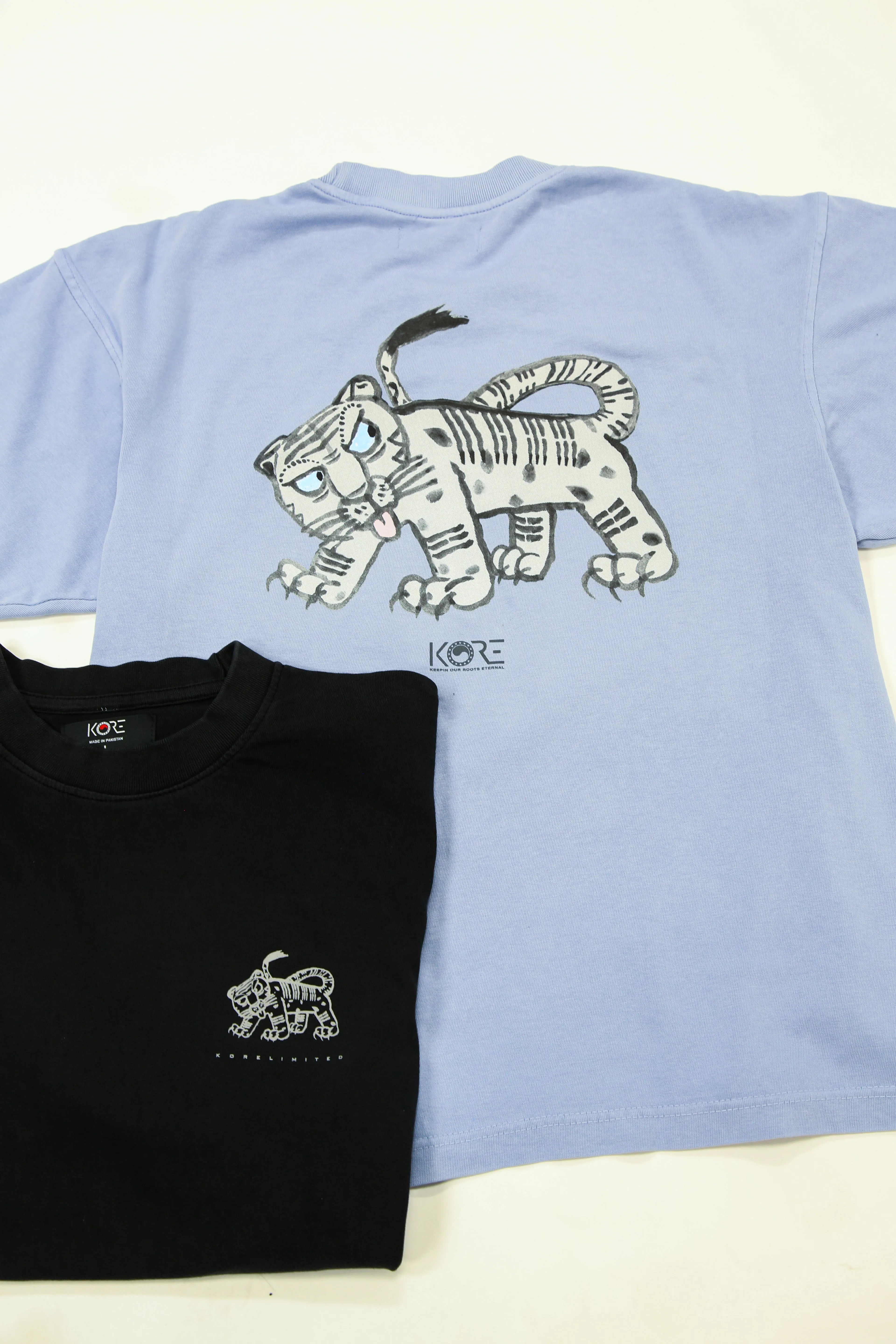 WHITE TIGER TEE (LIGHT BLUE)