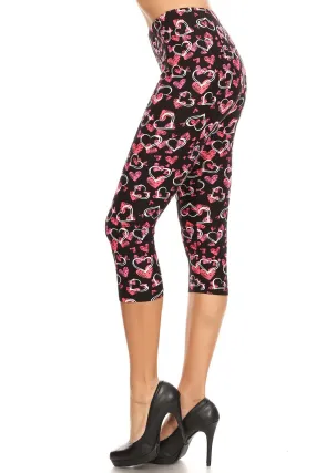 Women's Plus Outlined Hearts Printed Cropped Capri Leggings